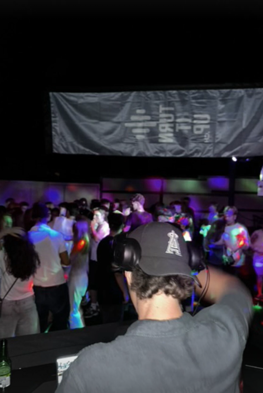 DJ set TurnItUp banner